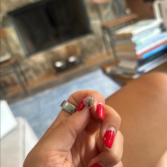 Juicy Couture Elegant Pink Heart Earrings - Picture 5 of 5